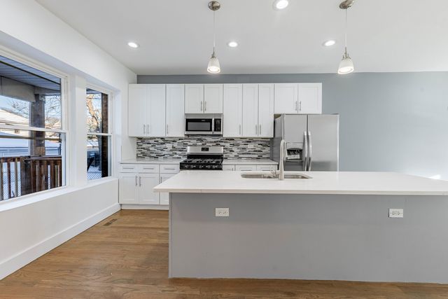 2038 E 73rd Street, Chicago, IL 60649