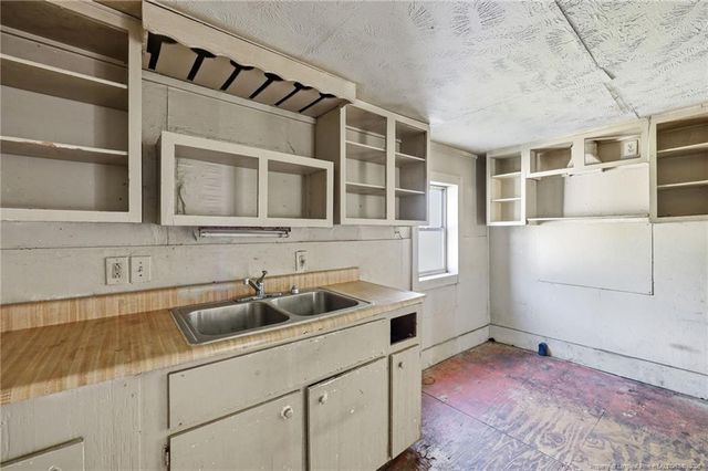 416 Wakefield Drive, Hope Mills, NC 28348