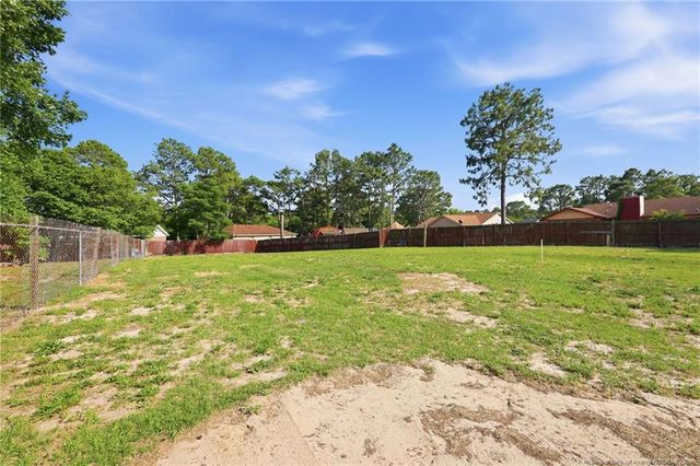 416 Wakefield Drive, Hope Mills, NC 28348
