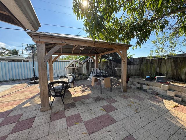 1959 Baythorne Road, West Palm Beach, FL 33415
