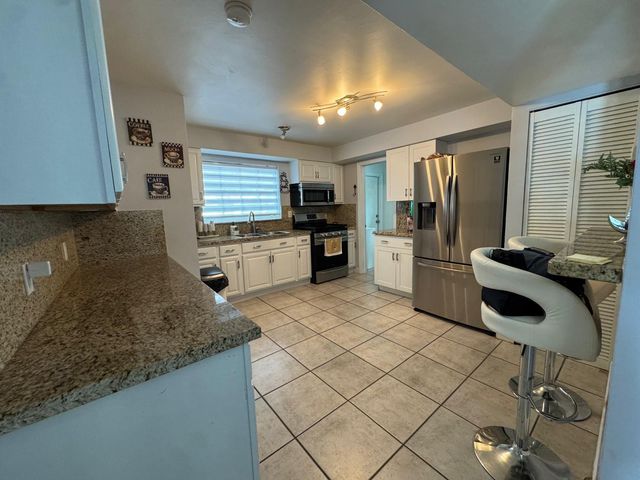 1959 Baythorne Road, West Palm Beach, FL 33415