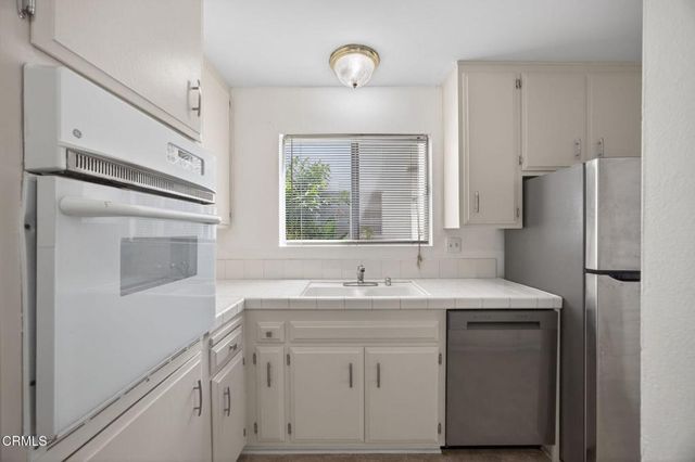 1335 Edgewood Way, Oxnard, CA 93030