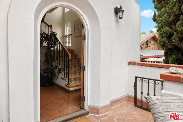 334 Crane Boulevard, Los Angeles, CA 90065