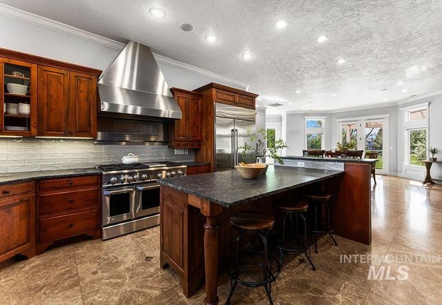 7061 N Penncross Way, Meridian, ID 83646