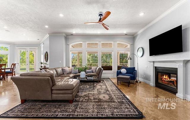 7061 N Penncross Way, Meridian, ID 83646