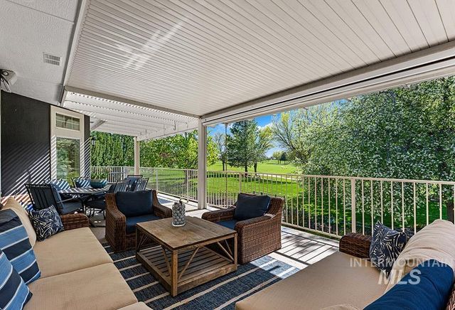 7061 N Penncross Way, Meridian, ID 83646