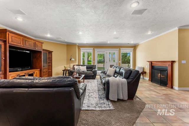 7061 N Penncross Way, Meridian, ID 83646