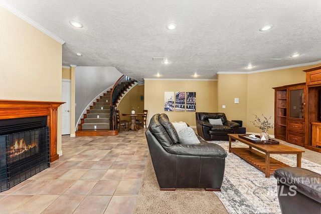 7061 N Penncross Way, Meridian, ID 83646