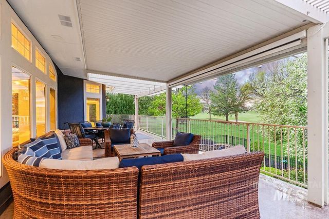 7061 N Penncross Way, Meridian, ID 83646