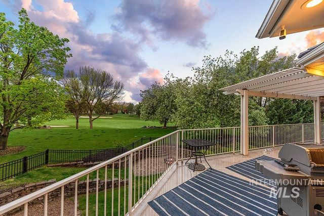 7061 N Penncross Way, Meridian, ID 83646