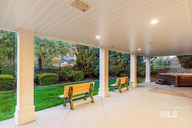 7061 N Penncross Way, Meridian, ID 83646