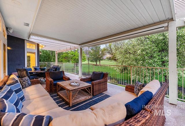 7061 N Penncross Way, Meridian, ID 83646