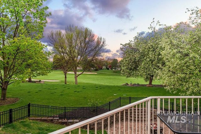 7061 N Penncross Way, Meridian, ID 83646