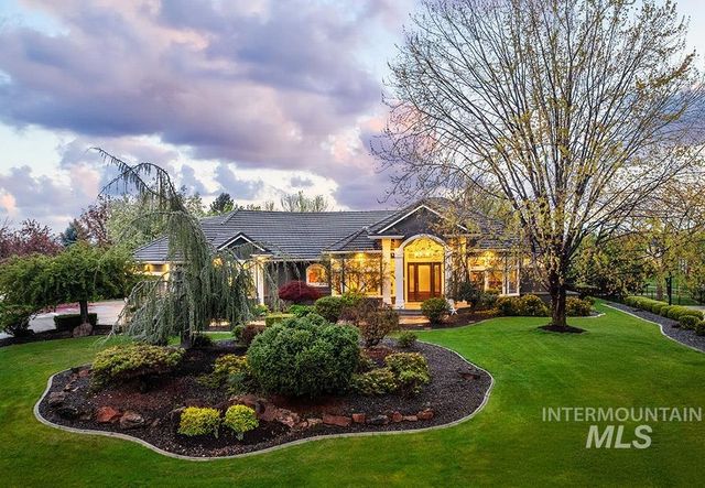 7061 N Penncross Way, Meridian, ID 83646