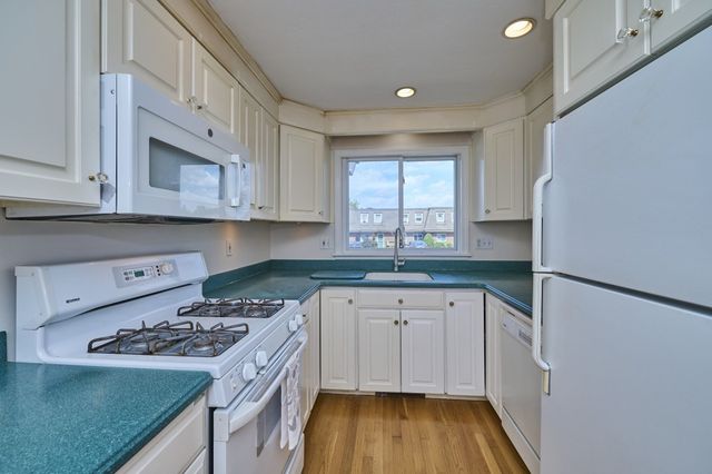 12 Walcott Valley Drive 12, Hopkinton, MA 01748