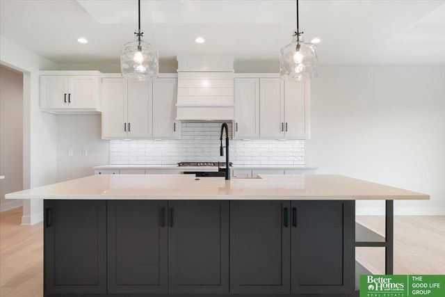 5602 N 213th Avenue, Elkhorn, NE 68022