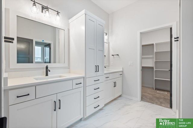 5602 N 213th Avenue, Elkhorn, NE 68022