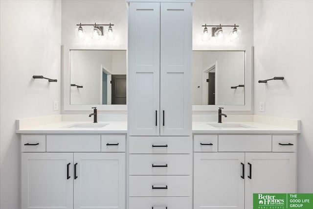 5602 N 213th Avenue, Elkhorn, NE 68022