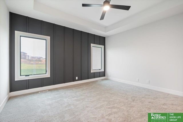 5602 N 213th Avenue, Elkhorn, NE 68022