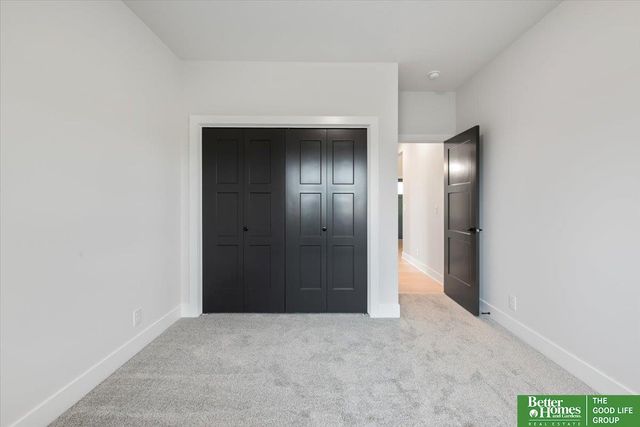 5602 N 213th Avenue, Elkhorn, NE 68022