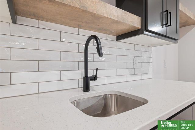 5602 N 213th Avenue, Elkhorn, NE 68022