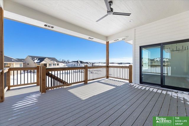 5602 N 213th Avenue, Elkhorn, NE 68022