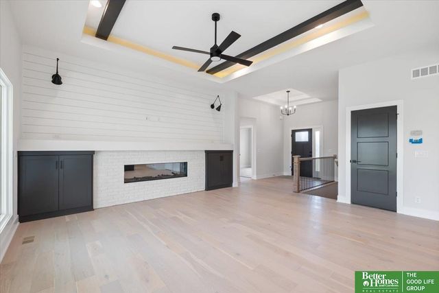 5602 N 213th Avenue, Elkhorn, NE 68022