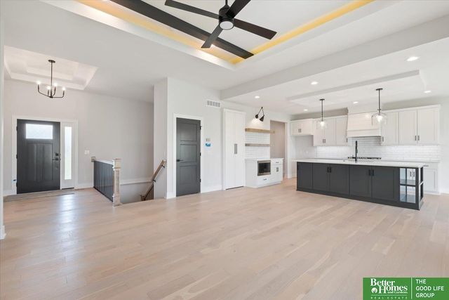 5602 N 213th Avenue, Elkhorn, NE 68022