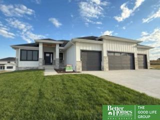 5602 N 213th Avenue, Elkhorn, NE 68022