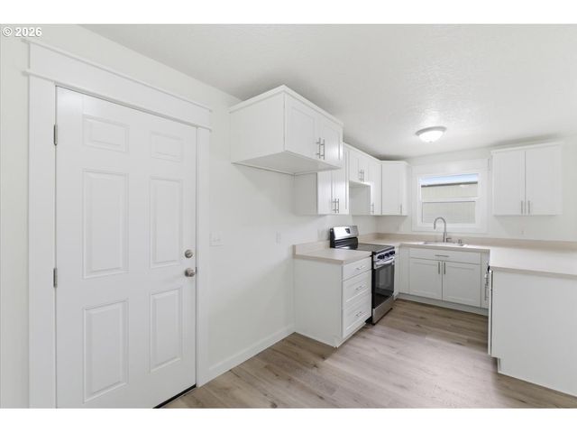 1603 Nw ADAMS St, Mc Minnville, OR 97128