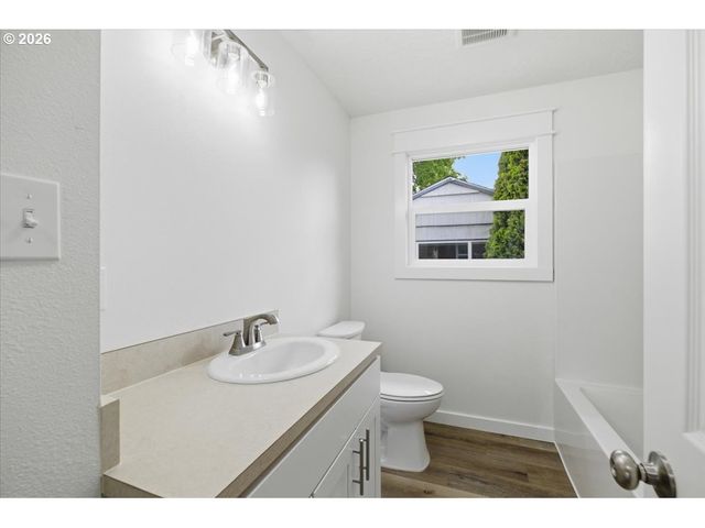 1603 Nw ADAMS St, Mc Minnville, OR 97128