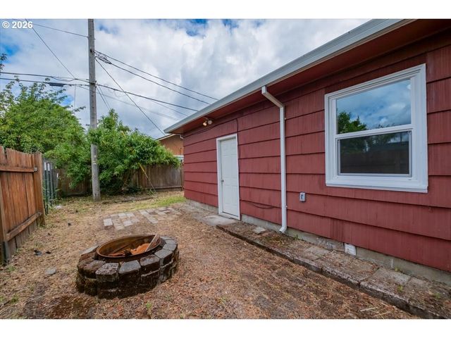 1603 Nw ADAMS St, Mc Minnville, OR 97128