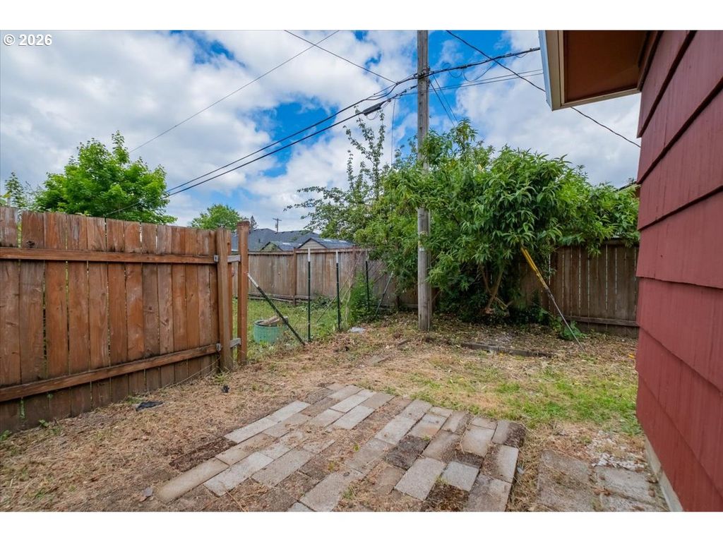 Image 37 of property listing at 1603 Nw ADAMS St, Mc Minnville, OR 97128