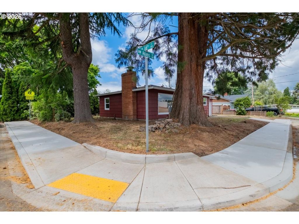 Image 41 of property listing at 1603 Nw ADAMS St, Mc Minnville, OR 97128
