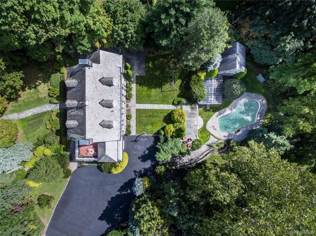209 Beechmont Drive, New Rochelle, NY 10804 — photo 2