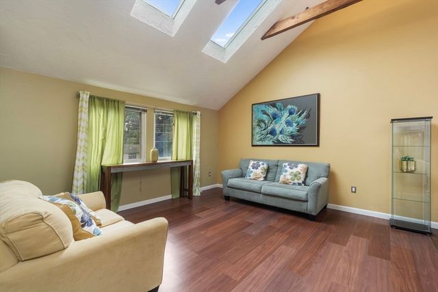 7 Cedar St, Ashland, MA 01721