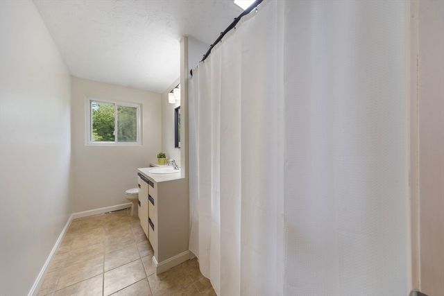 7 Cedar St, Ashland, MA 01721