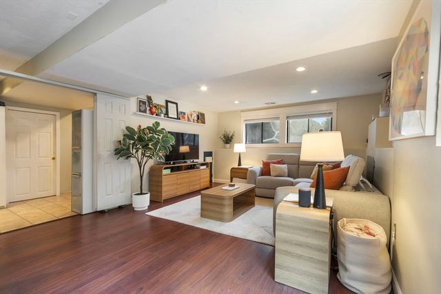 7 Cedar St, Ashland, MA 01721
