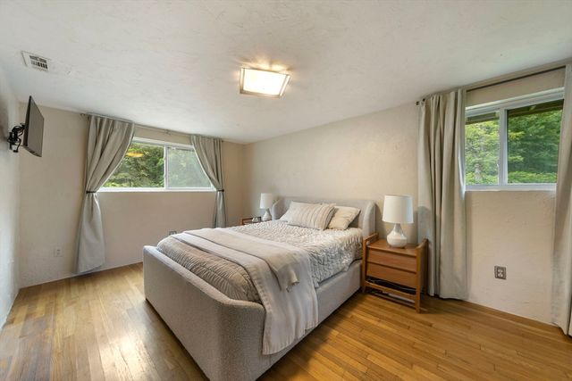 7 Cedar St, Ashland, MA 01721