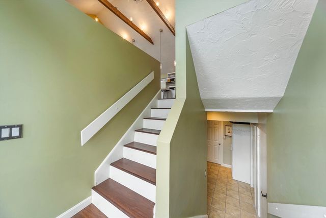 7 Cedar St, Ashland, MA 01721