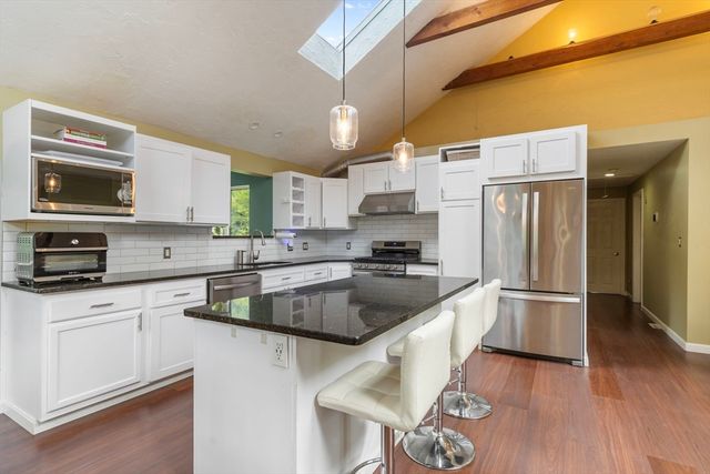 7 Cedar St, Ashland, MA 01721