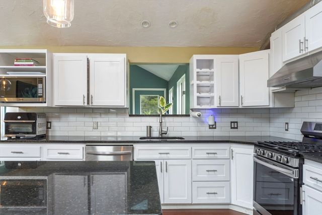 7 Cedar St, Ashland, MA 01721