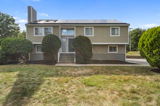 7 Cedar St, Ashland, MA 01721
