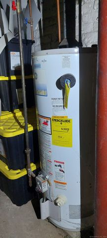 2 Faye Street, New London, CT 06320