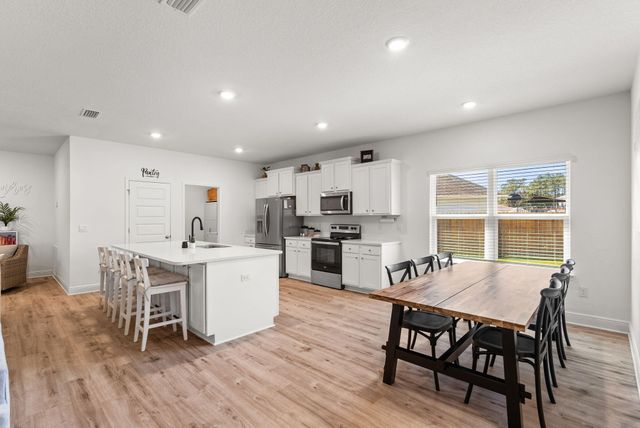 53 Siesta Circle, Freeport, FL 32439