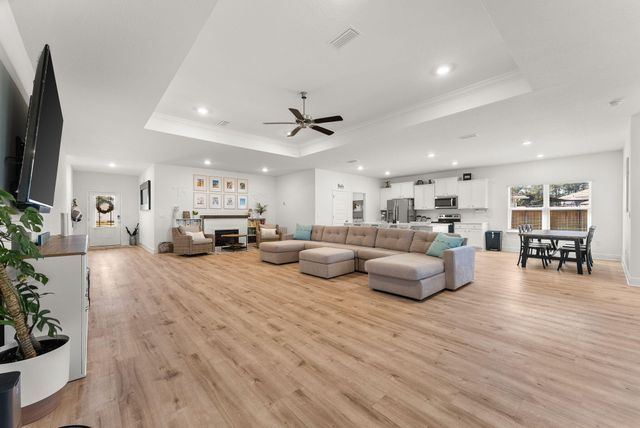 53 Siesta Circle, Freeport, FL 32439