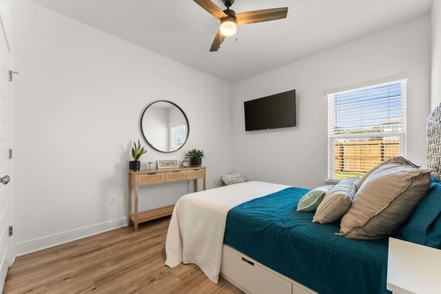 53 Siesta Circle, Freeport, FL 32439