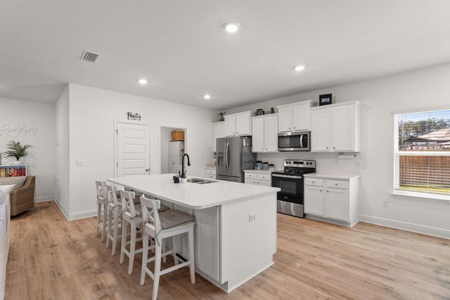 53 Siesta Circle, Freeport, FL 32439