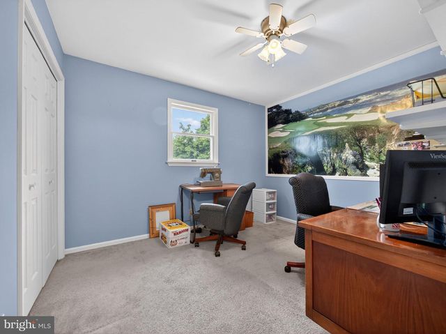 853 LAHR RD, Nazareth, PA 18064