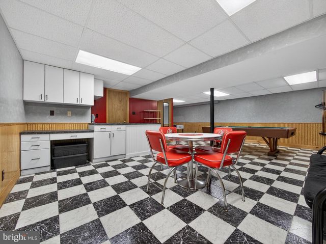 853 LAHR RD, Nazareth, PA 18064